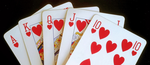 Royal Flush je nejvyšší výherní kombinací v pokeru