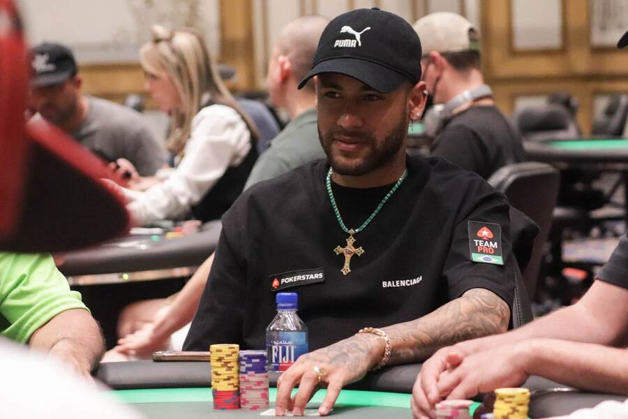 Fotbalista Neymar bude headlinerem dnešní pokerové TV show Hustler Casino Live