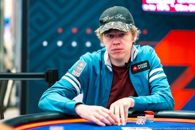 Britský pokerový streamer Benjamin Spragg