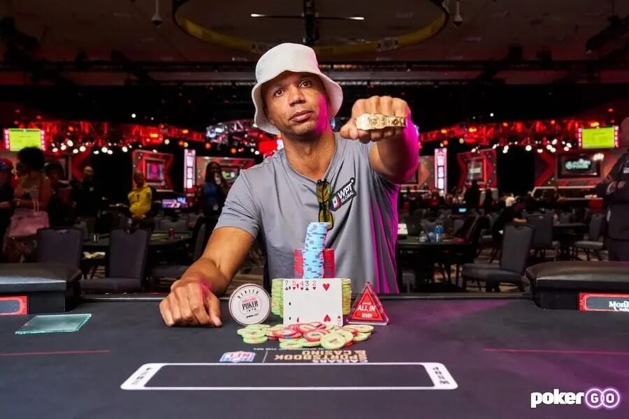 Phil Ivey hraje WSOP 2024 na PokerGo.com