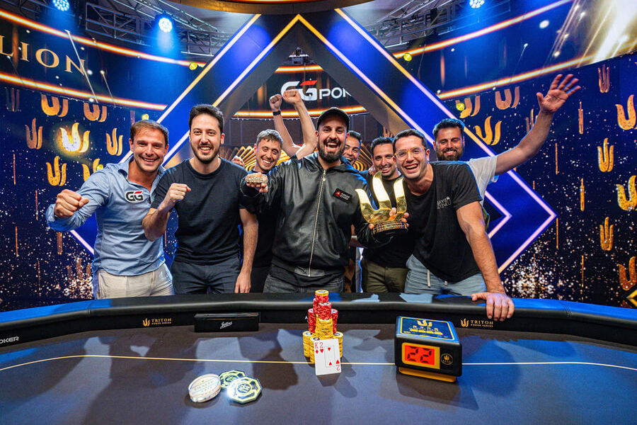 Vítězná radost v Triton Million na WSOP Paradise