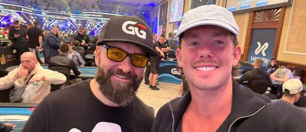 Dirk Gerritse se na WSOP Paradise 2024 vyfotil s Danielem Negreanem