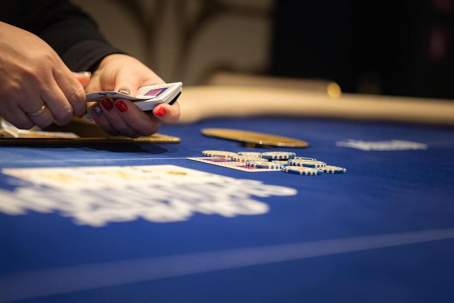 Dealer na WSOPC chybně vyřadil hráče